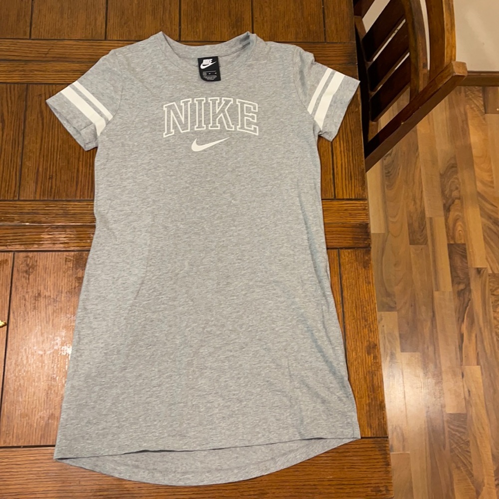 Nike Womens Size Medium Gray & White Cotton Dress
